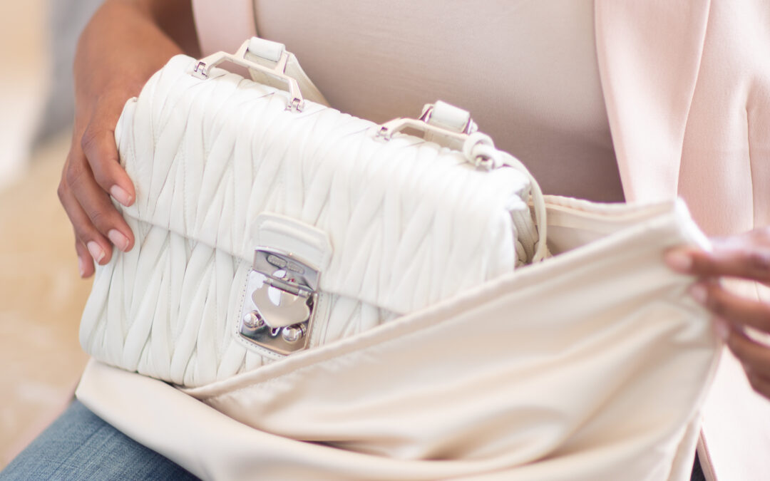 The Importance of Purse Dust Bags:Why Every Handbag Needs One